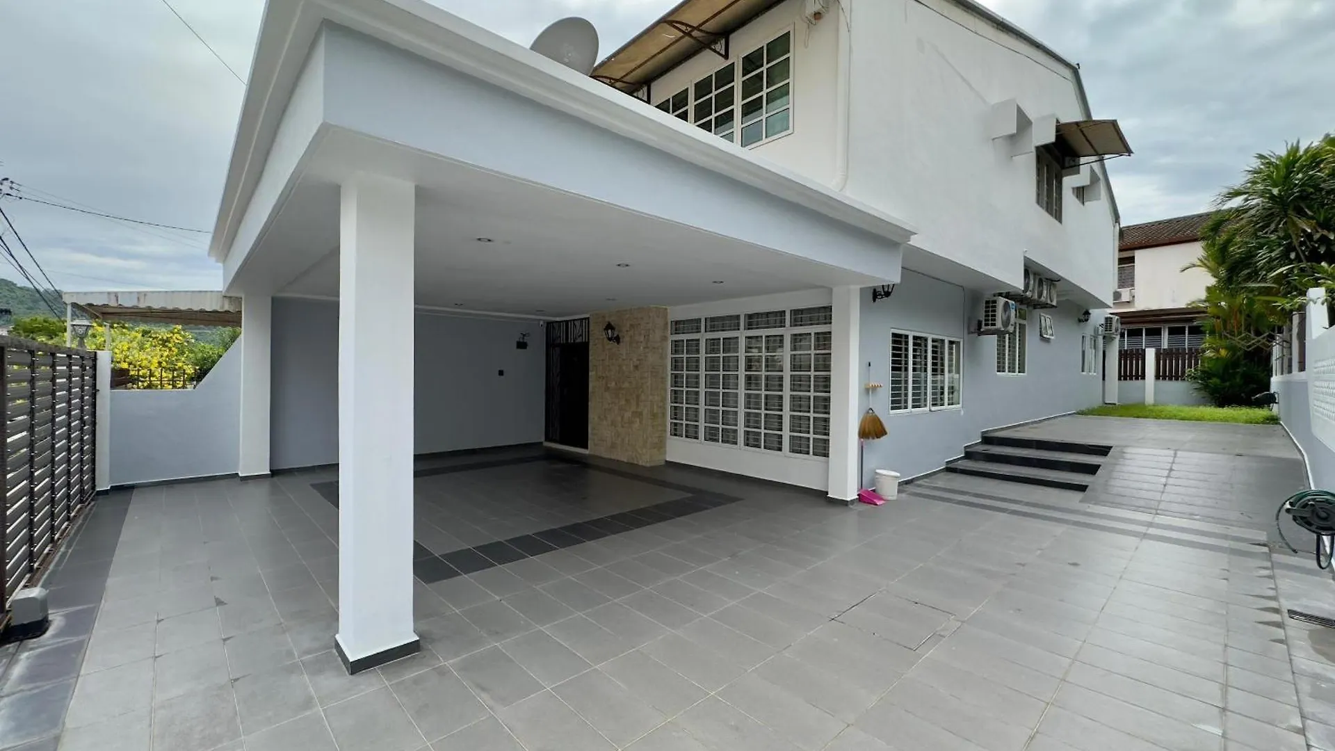 Landed House Gelugor 5Room 3Bath