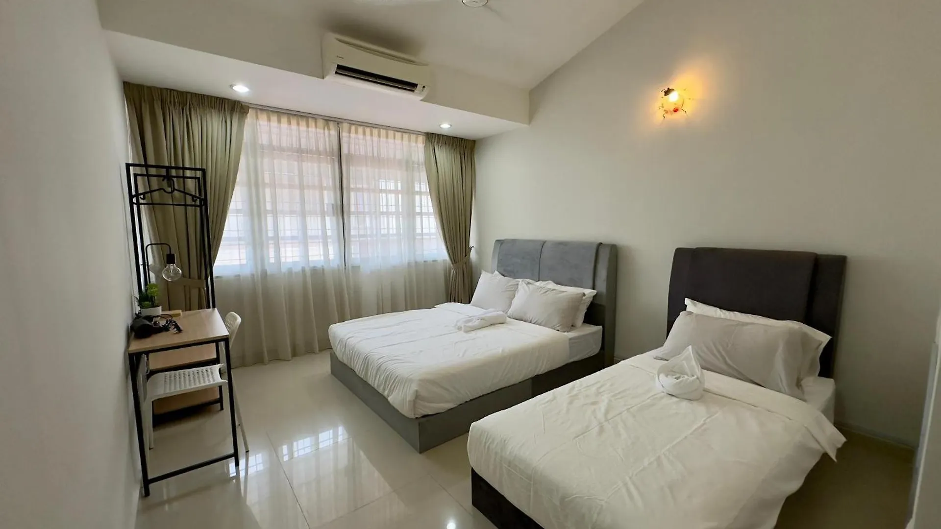 Landed House Gelugor 5Room 3Bath Holiday home